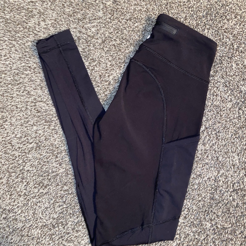 LULULEMON size 4- perfect condition